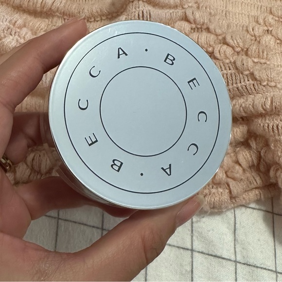 NEW Hydra-mist Set and Refresh Powder By Becca - Picture 2 of 3